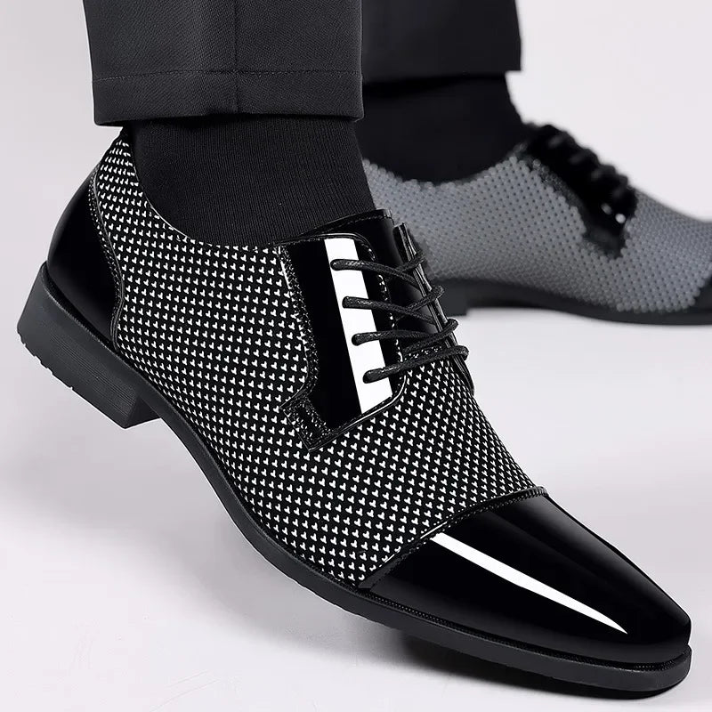 Retro Men Classic Dress Shoes Oxfords Patent Leather Shoes for Men Lace Up Social Shoe Black Leather Wedding Men Party Shoes