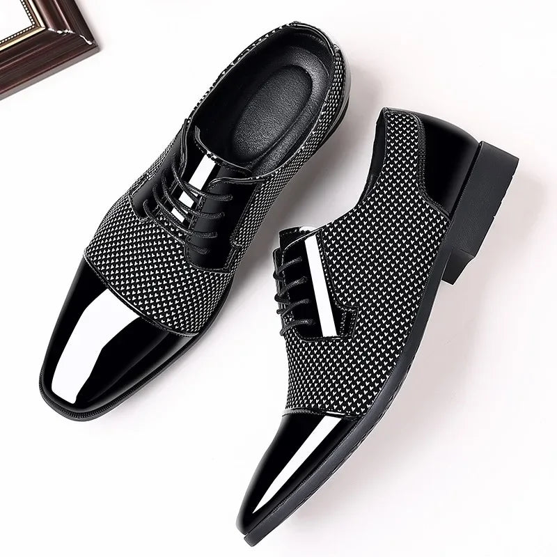 Retro Men Classic Dress Shoes Oxfords Patent Leather Shoes for Men Lace Up Social Shoe Black Leather Wedding Men Party Shoes