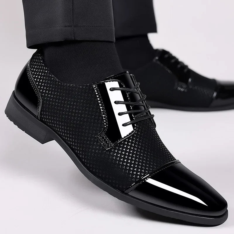 Retro Men Classic Dress Shoes Oxfords Patent Leather Shoes for Men Lace Up Social Shoe Black Leather Wedding Men Party Shoes